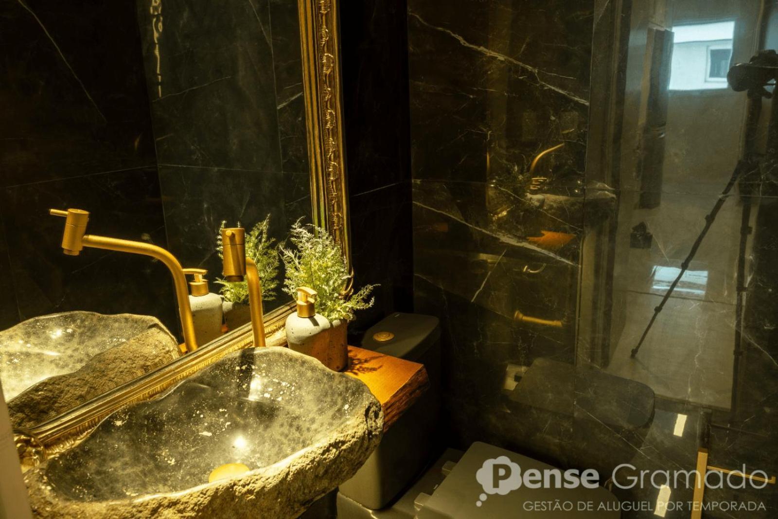 Apartamento 2 Suites - 650M Da Rua Coberta Gramado Ngoại thất bức ảnh